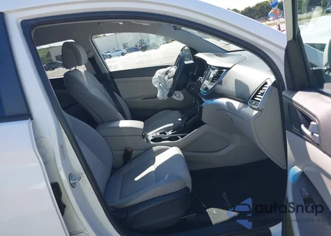 2017 Hyundai Tucson Se z USA, uszkodzony, nr VIN KM8J33A47HU263889